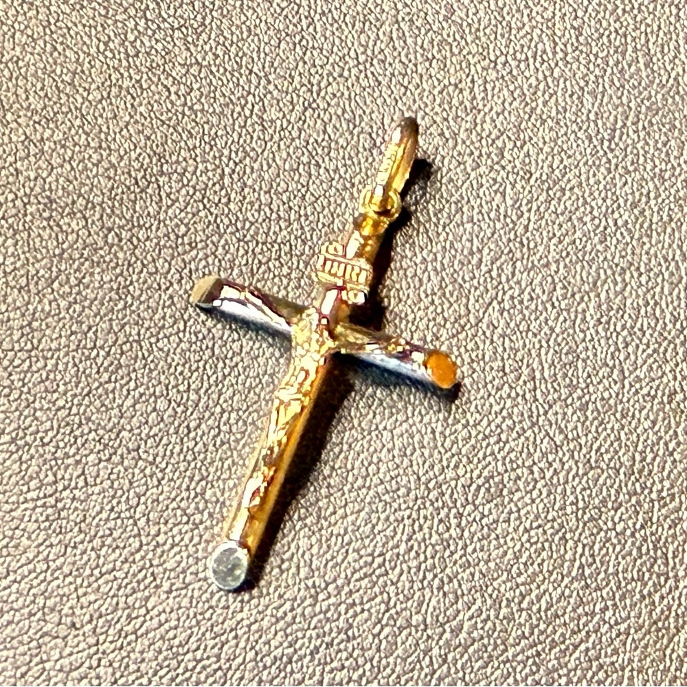 vtg 10k Gold Crucifix Pendant
